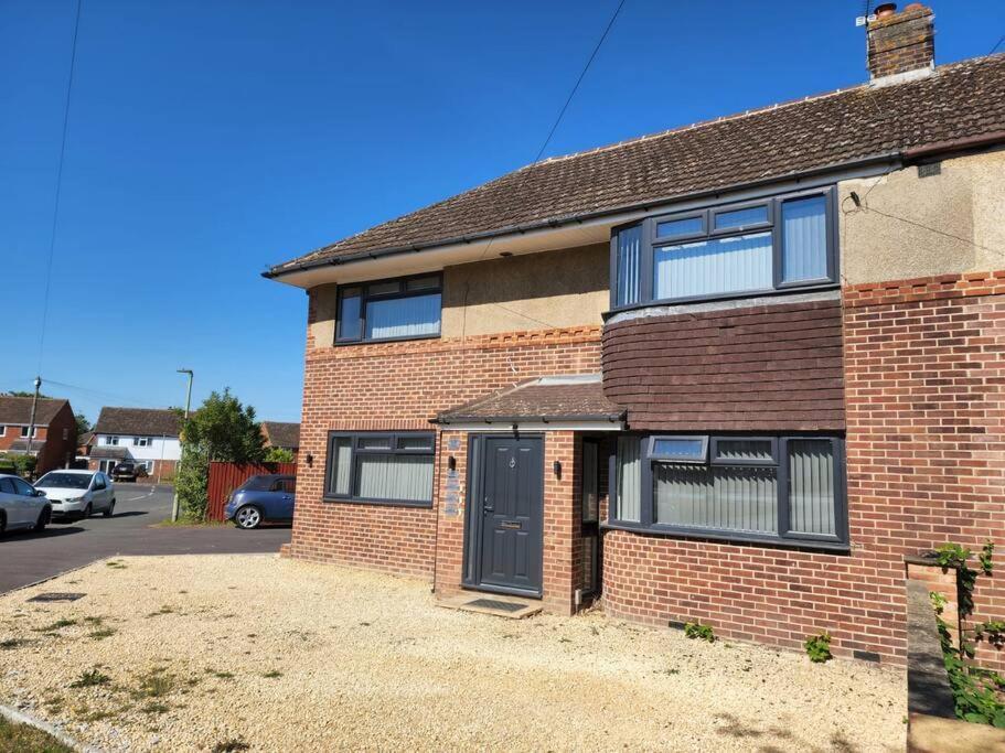 Hazel 1-Bedroom Cousy Flat, Parking, Wifi, Prime Location, Close To Blenheim Palace & Oxford Kidlington Zewnętrze zdjęcie