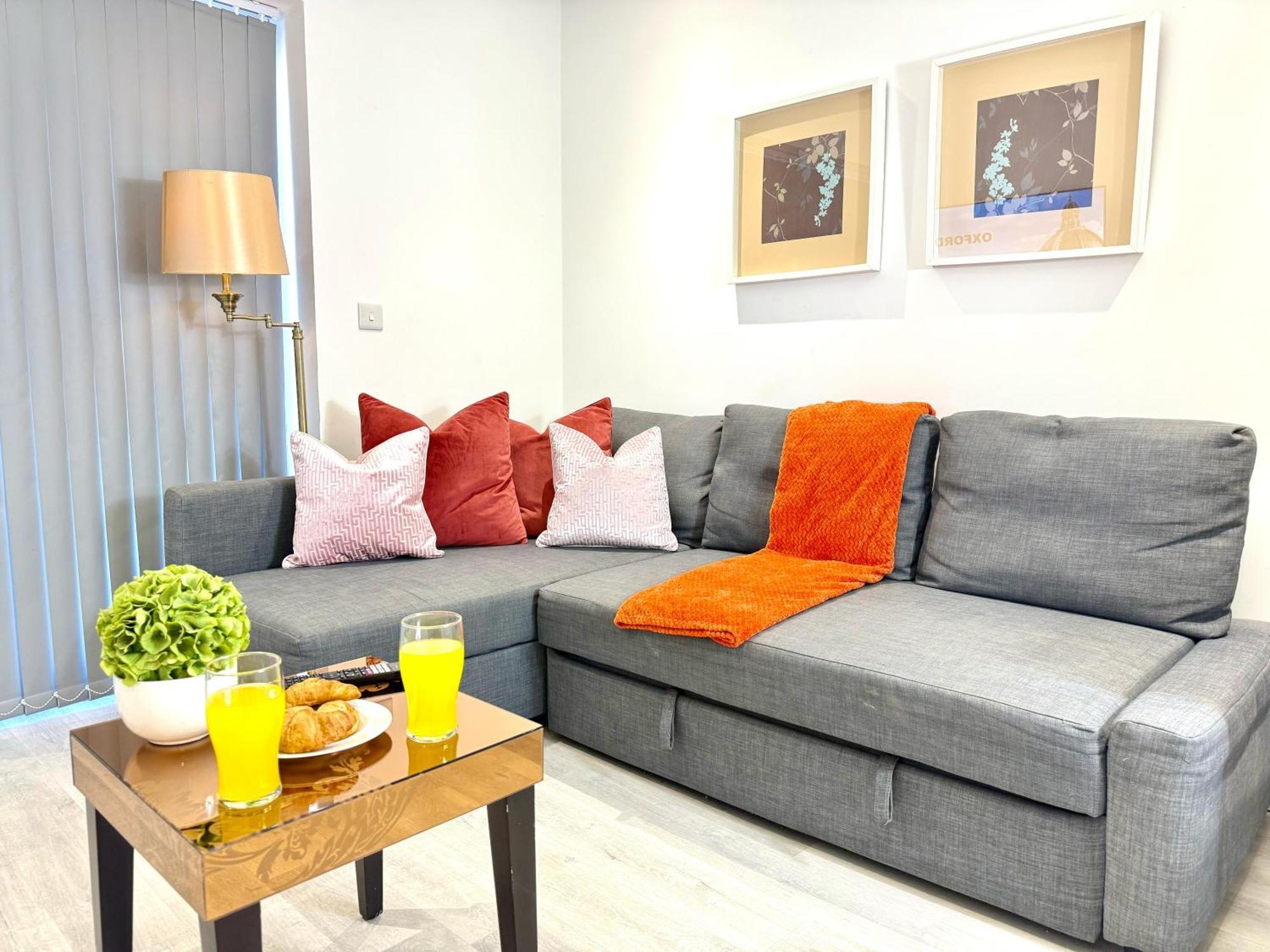 Hazel 1-Bedroom Cousy Flat, Parking, Wifi, Prime Location, Close To Blenheim Palace & Oxford Kidlington Zewnętrze zdjęcie