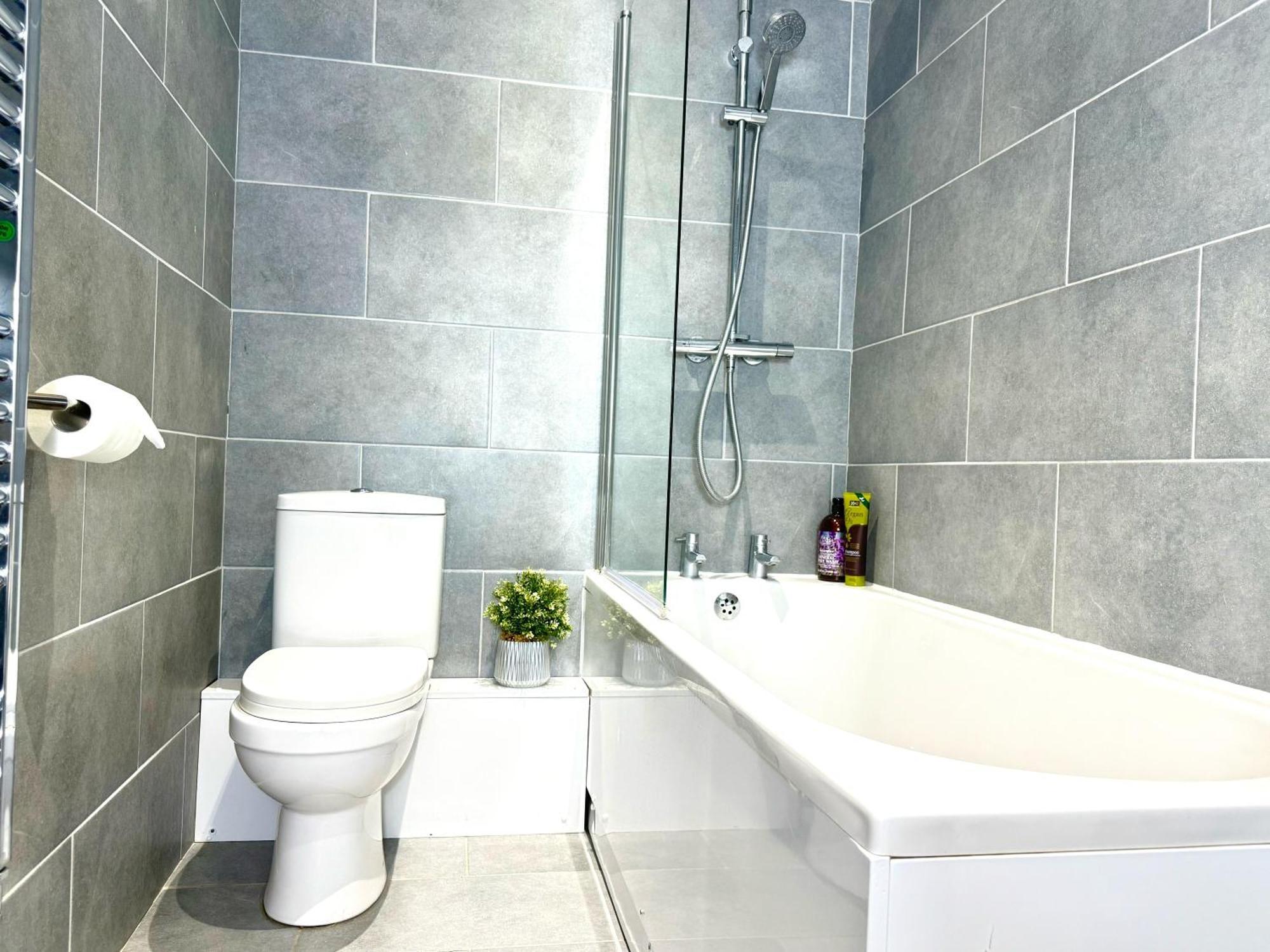 Hazel 1-Bedroom Cousy Flat, Parking, Wifi, Prime Location, Close To Blenheim Palace & Oxford Kidlington Zewnętrze zdjęcie