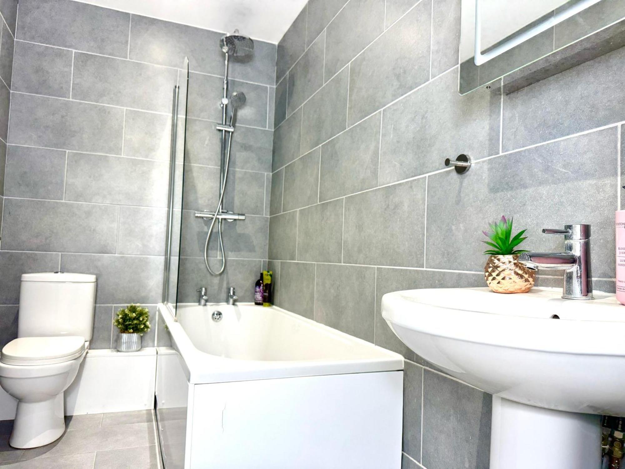 Hazel 1-Bedroom Cousy Flat, Parking, Wifi, Prime Location, Close To Blenheim Palace & Oxford Kidlington Zewnętrze zdjęcie