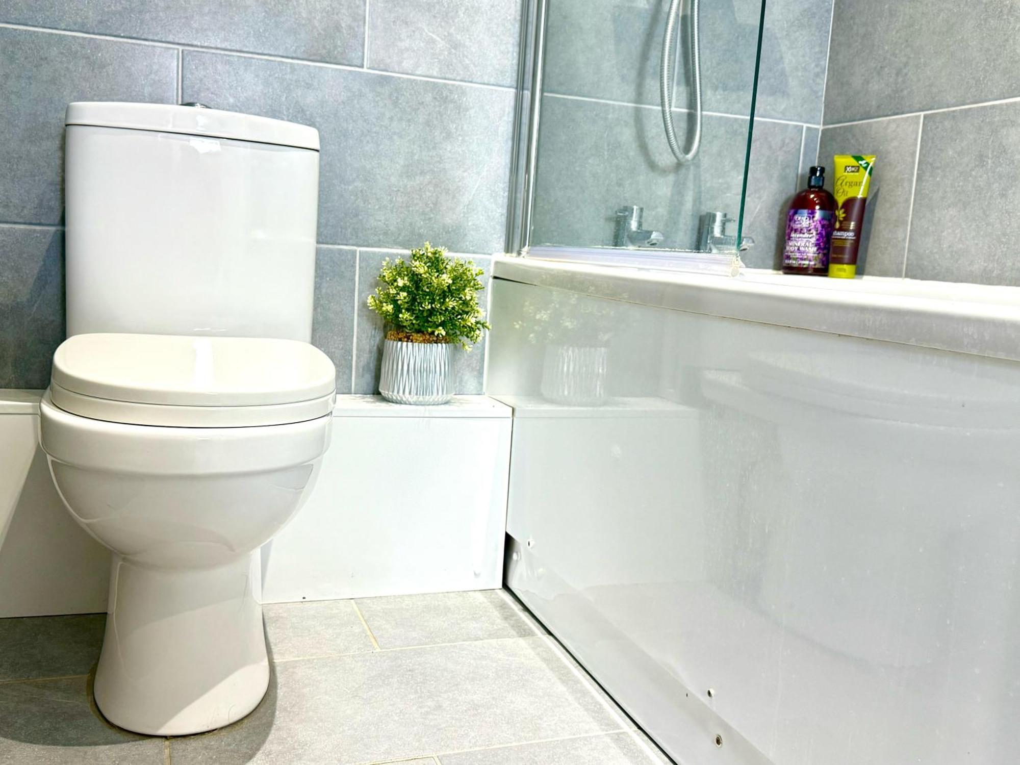 Hazel 1-Bedroom Cousy Flat, Parking, Wifi, Prime Location, Close To Blenheim Palace & Oxford Kidlington Zewnętrze zdjęcie