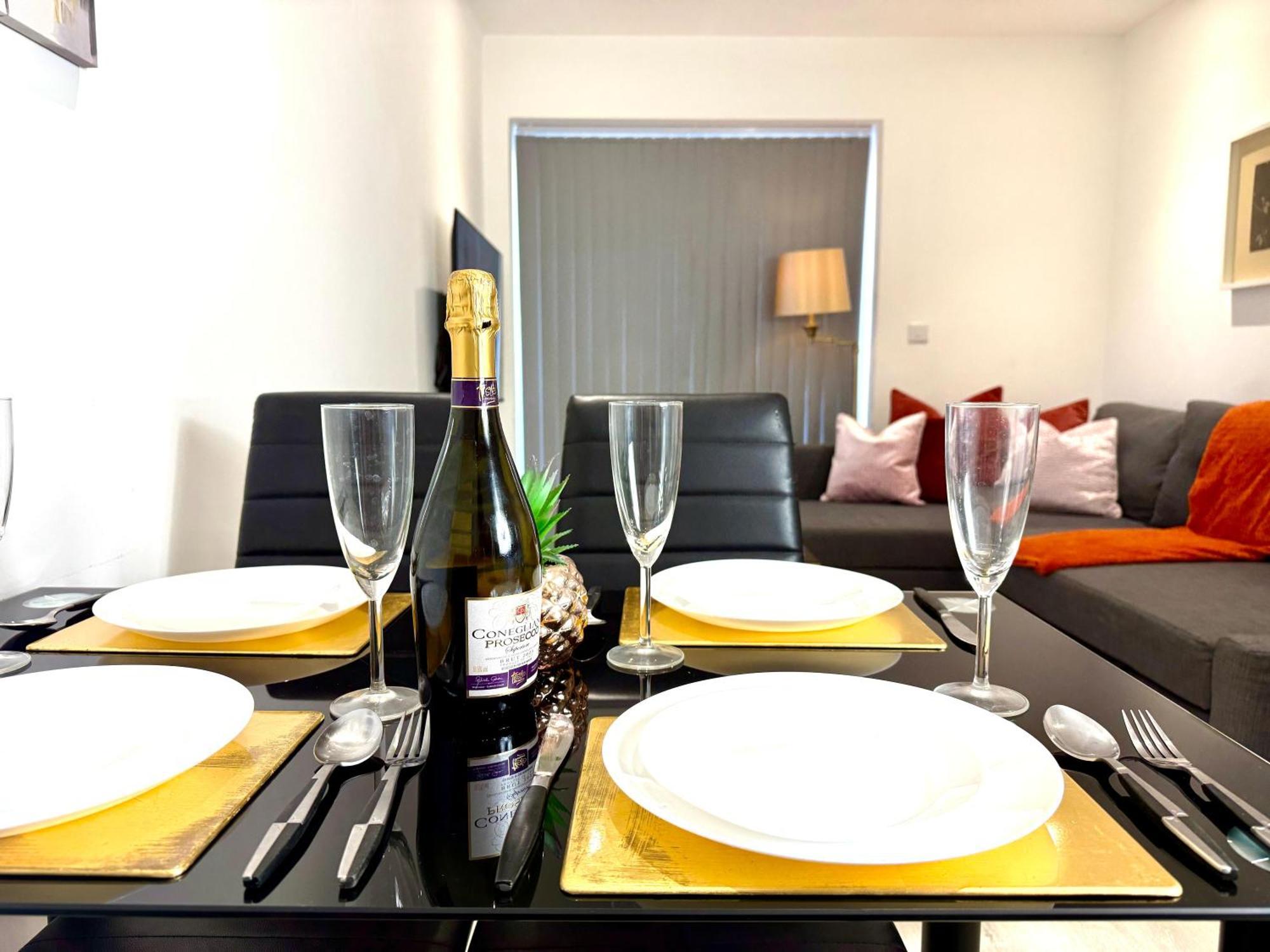 Hazel 1-Bedroom Cousy Flat, Parking, Wifi, Prime Location, Close To Blenheim Palace & Oxford Kidlington Zewnętrze zdjęcie