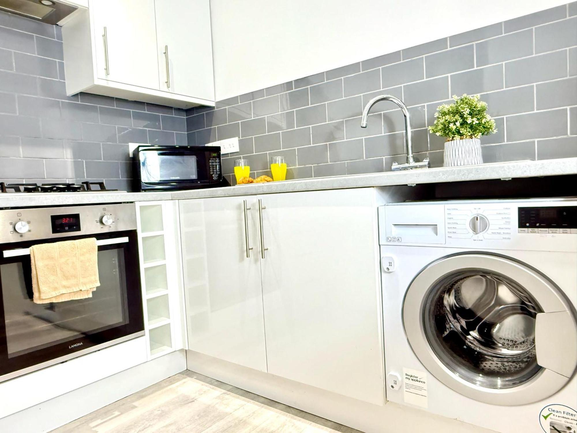 Hazel 1-Bedroom Cousy Flat, Parking, Wifi, Prime Location, Close To Blenheim Palace & Oxford Kidlington Zewnętrze zdjęcie