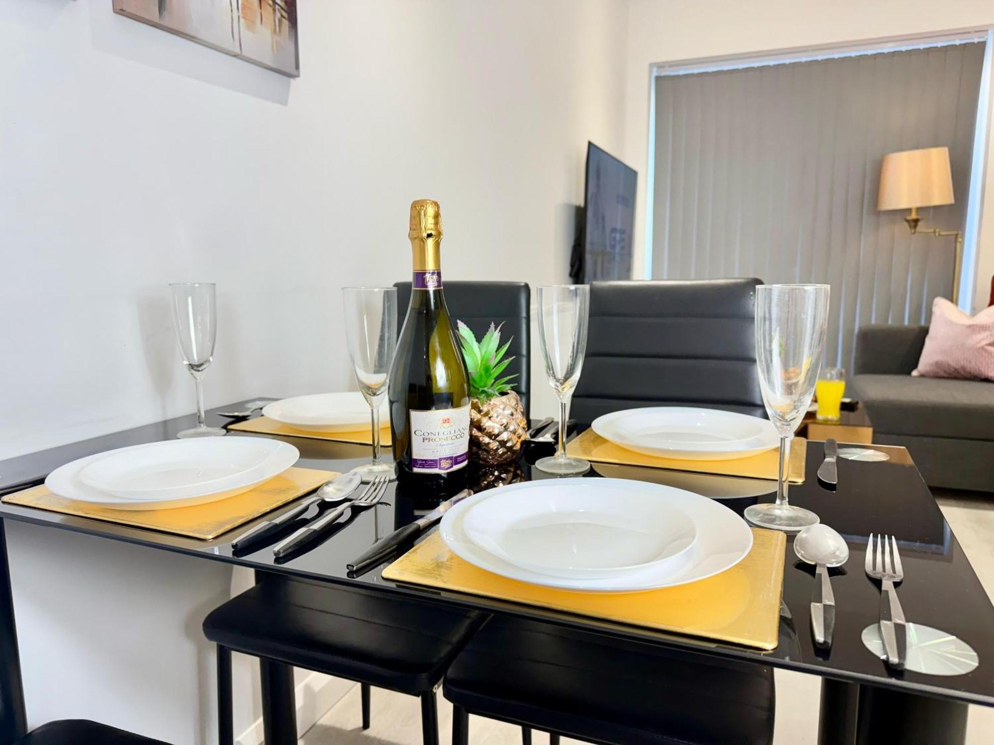 Hazel 1-Bedroom Cousy Flat, Parking, Wifi, Prime Location, Close To Blenheim Palace & Oxford Kidlington Zewnętrze zdjęcie